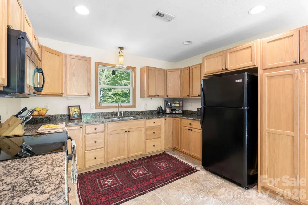 500 Winter Star Road Burnsville, NC 28714