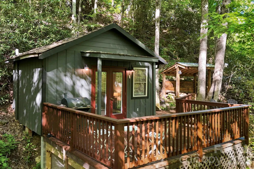 500 Winter Star Road Burnsville, NC 28714
