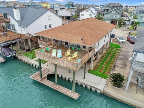 336 Admiral Circle