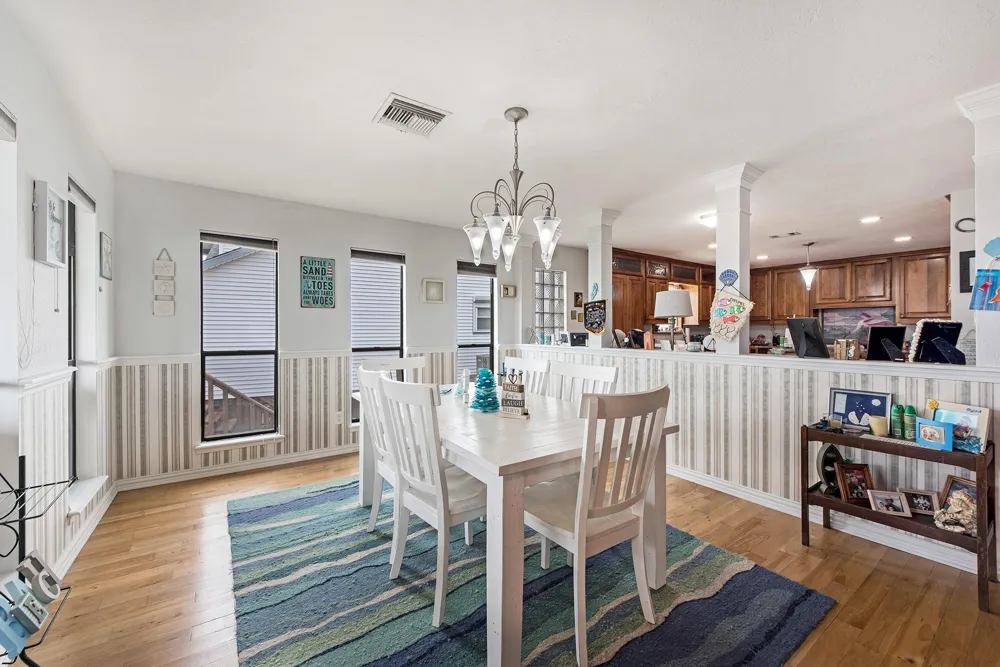 336 Admiral Circle Tiki Island, TX 77554
