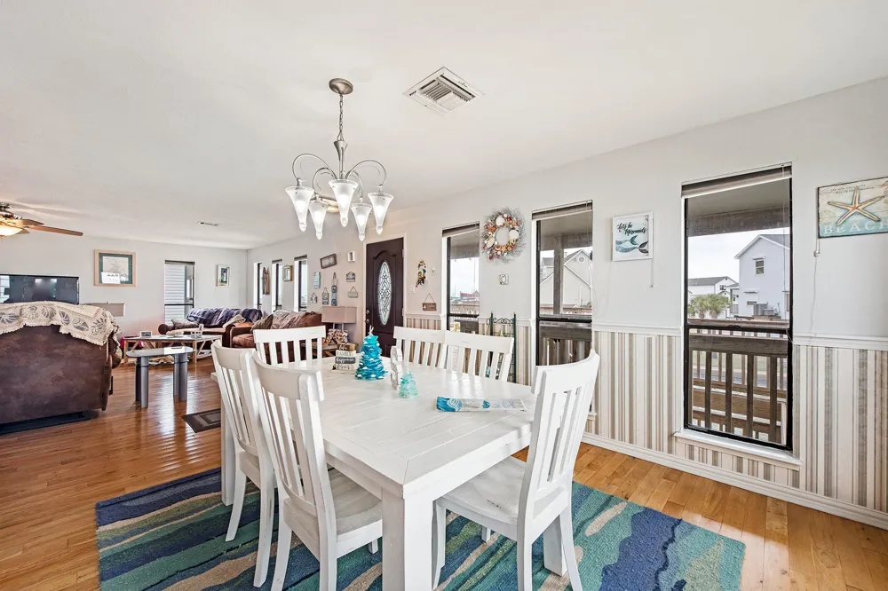 336 Admiral Circle Tiki Island, TX 77554