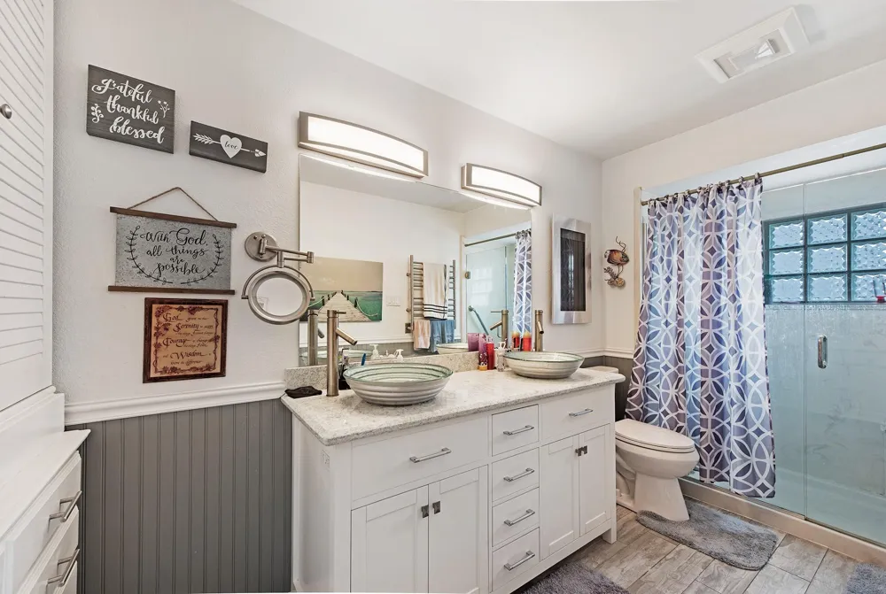 336 Admiral Circle Tiki Island, TX 77554