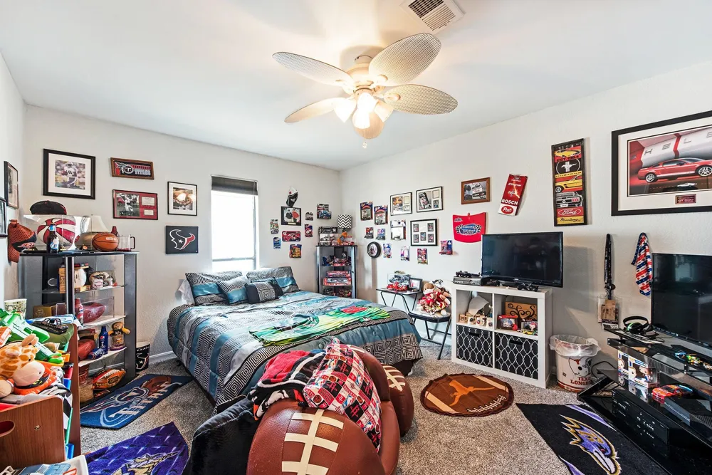 336 Admiral Circle Tiki Island, TX 77554