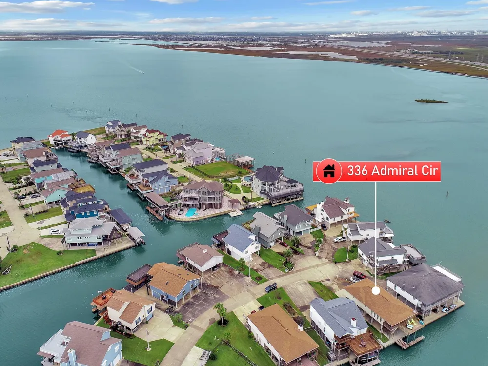 336 Admiral Circle Tiki Island, TX 77554