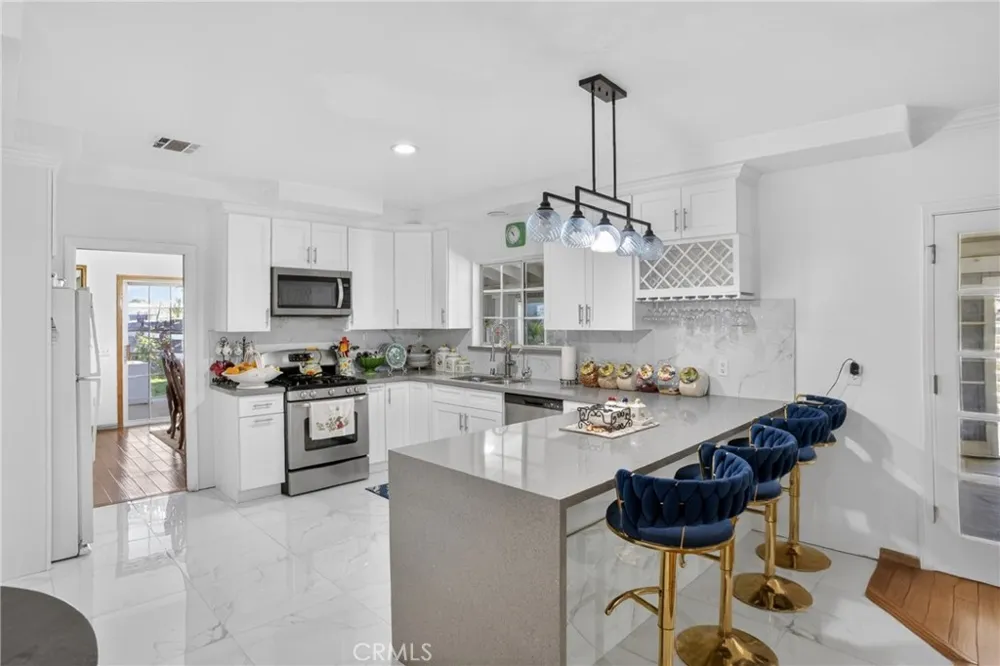 3848 E AVENUE T4 Palmdale, CA 93550