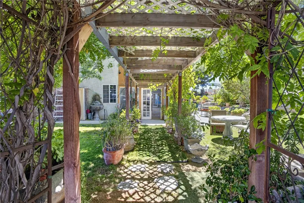 3848 E AVENUE T4 Palmdale, CA 93550
