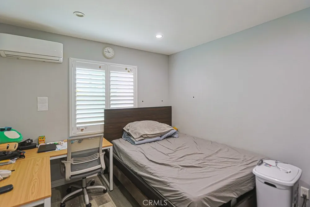 14671 Hunter Ln Midway City, CA 92655