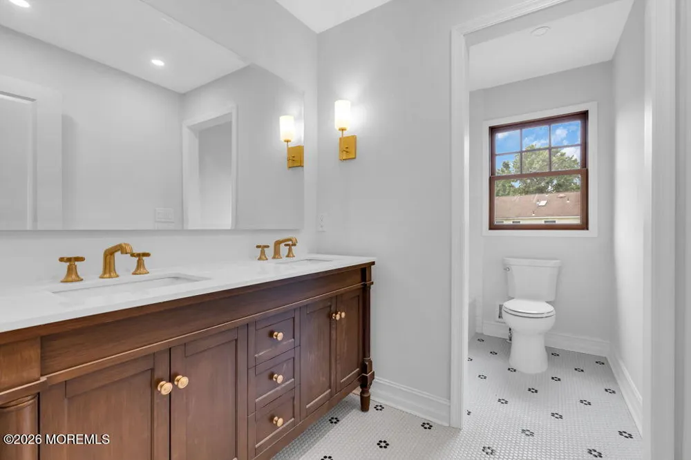6 Oak Tree Lane Ocean, NJ 07712