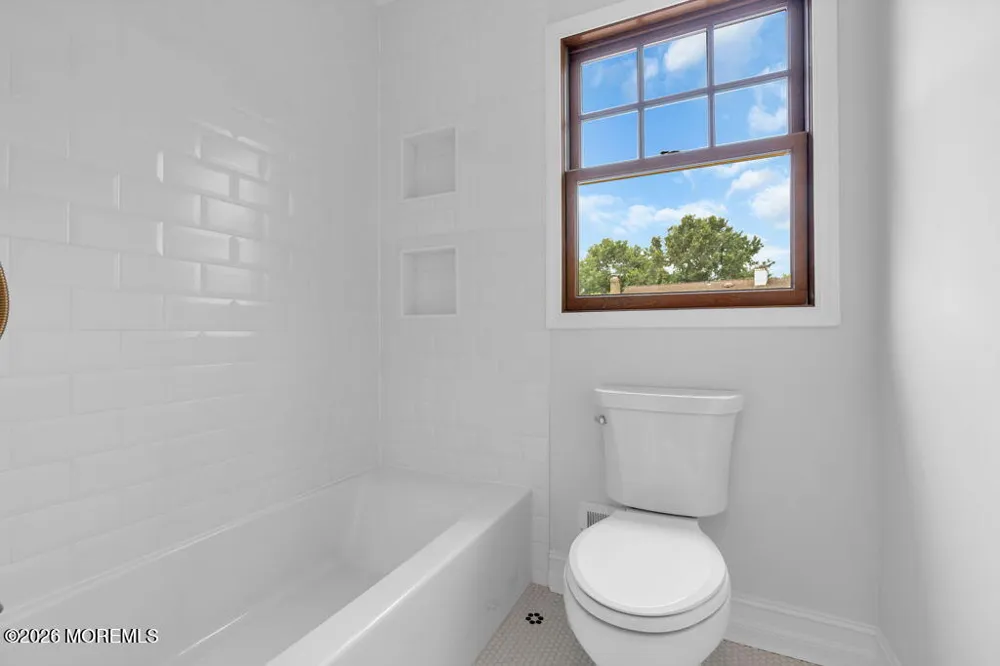 6 Oak Tree Lane Ocean, NJ 07712