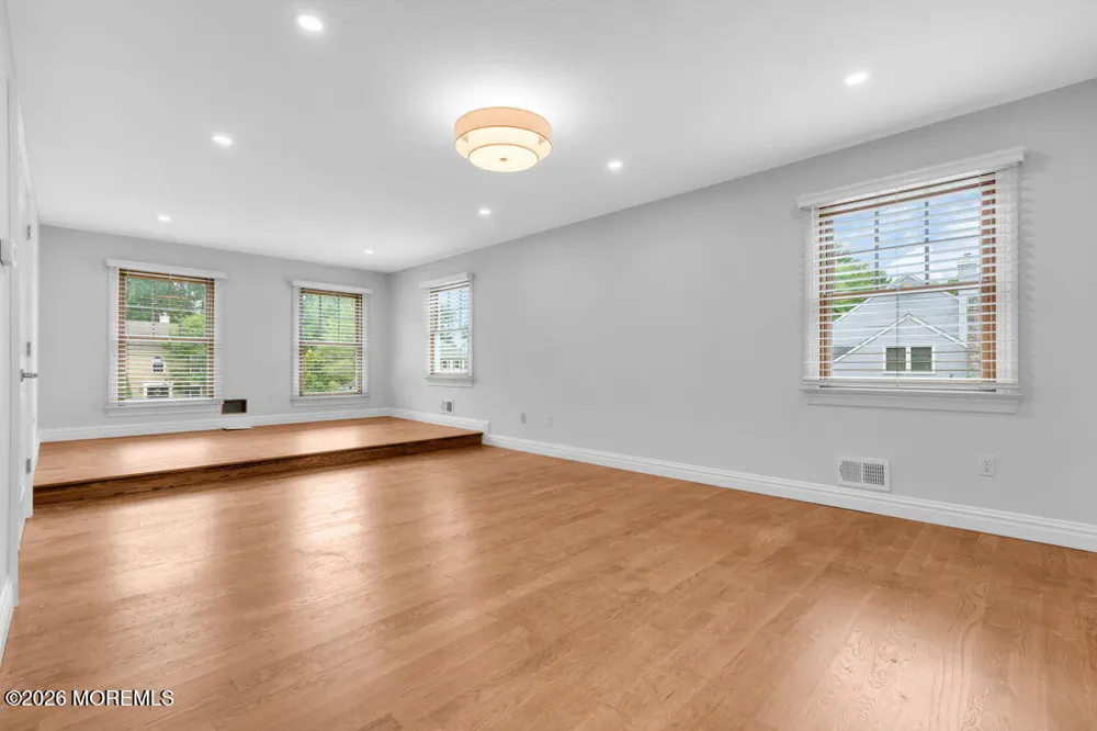6 Oak Tree Lane Ocean, NJ 07712