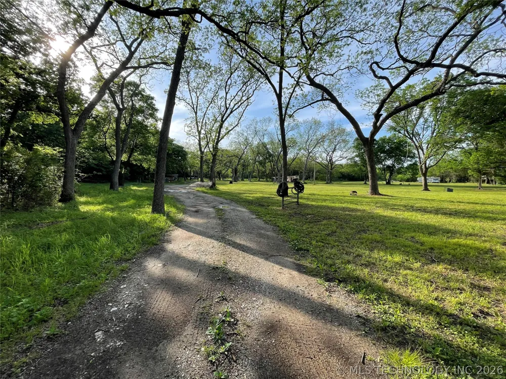 1327 Mcclain Rd Road Ardmore, OK 73401