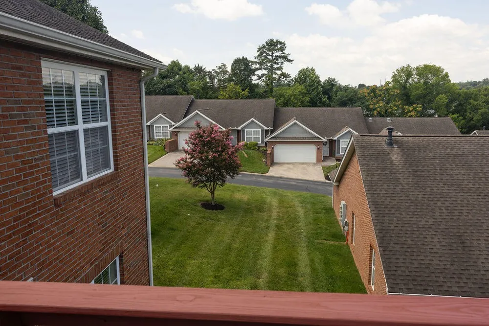 8719 Carriage House Way Knoxville, TN 37923