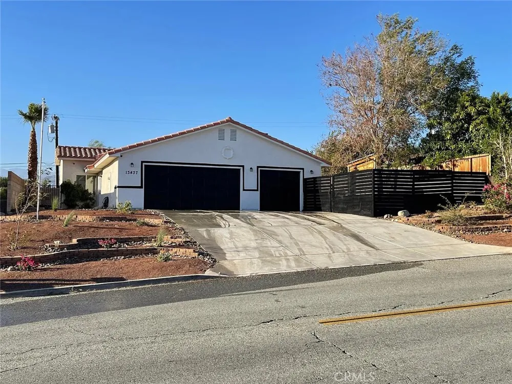 13437 Cuando Desert Hot Springs, CA 92240