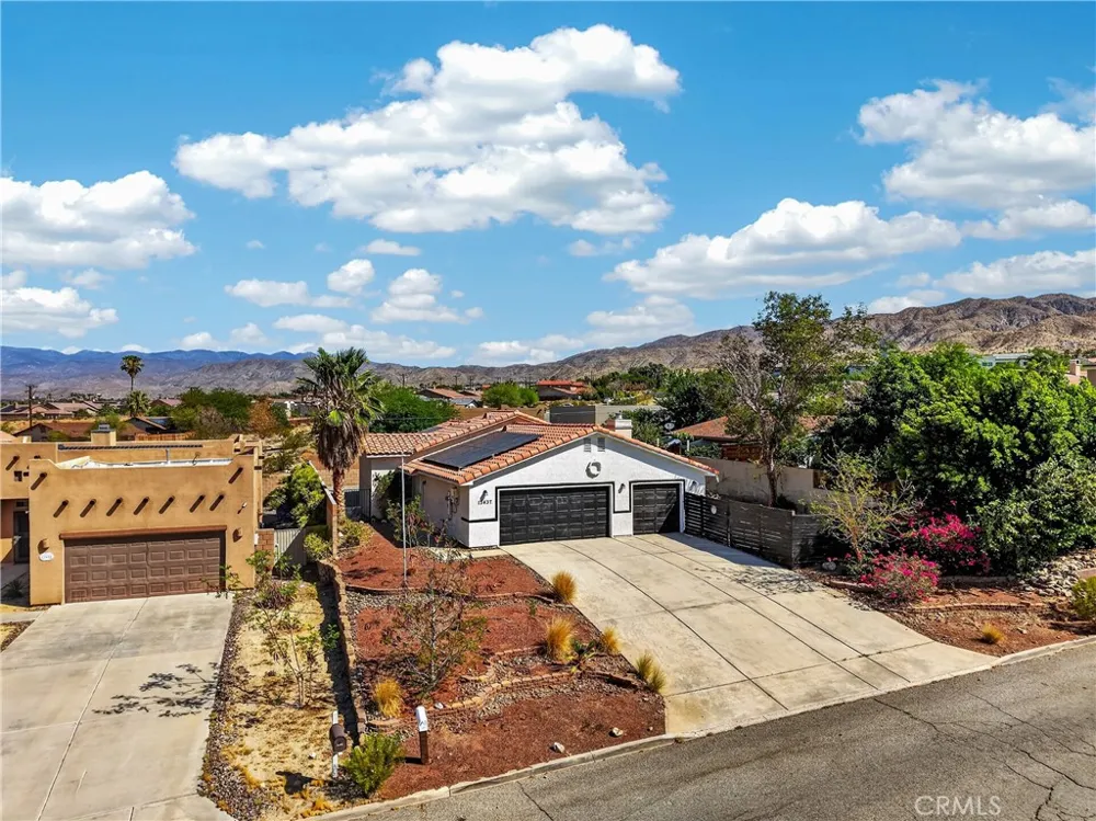 13437 Cuando Desert Hot Springs, CA 92240
