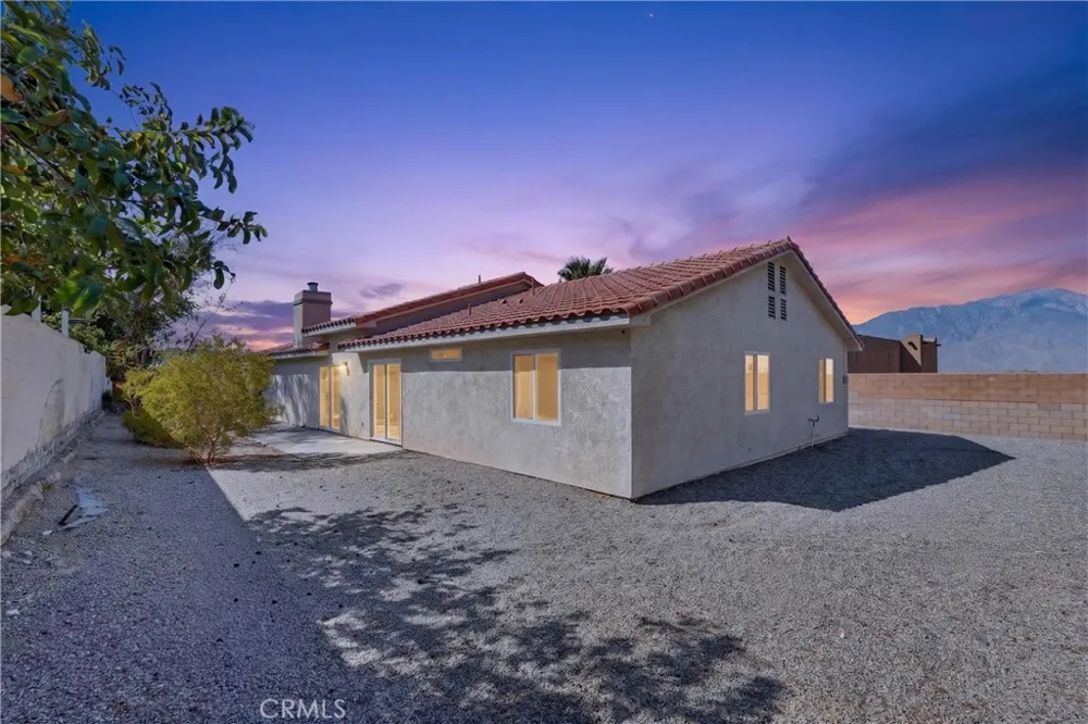 13437 Cuando Desert Hot Springs, CA 92240