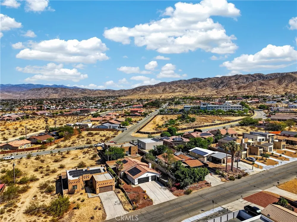 13437 Cuando Desert Hot Springs, CA 92240