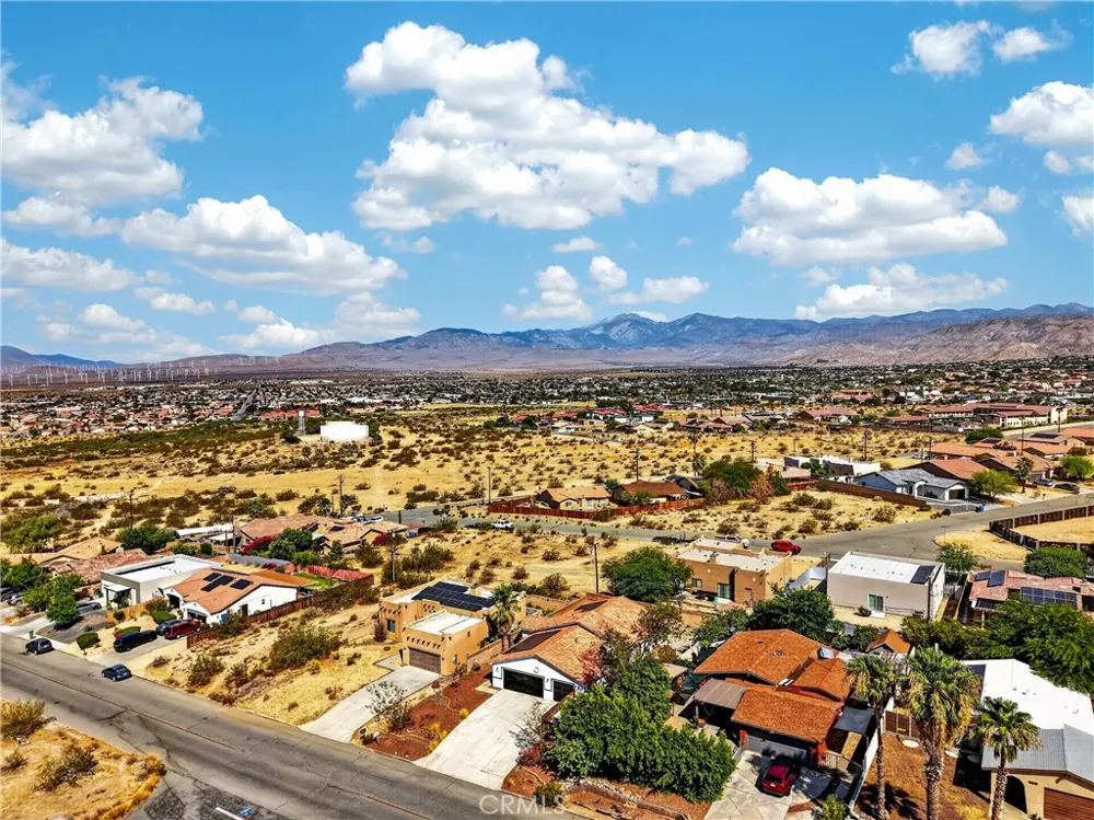 13437 Cuando Desert Hot Springs, CA 92240