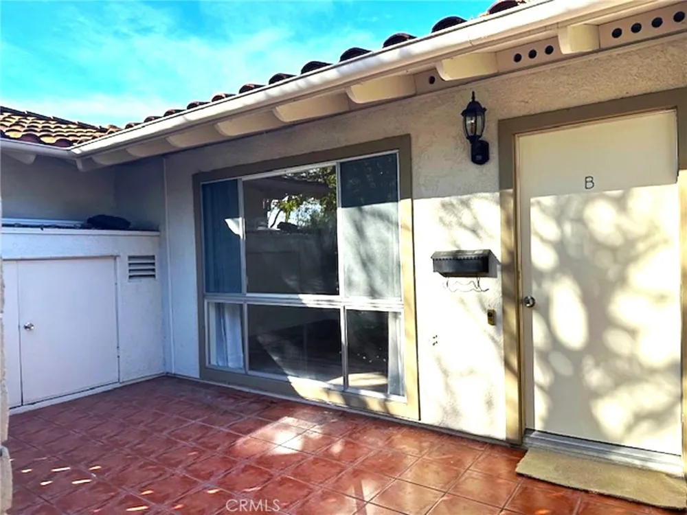 2312 Via Puerta #B Laguna Woods, CA 92637