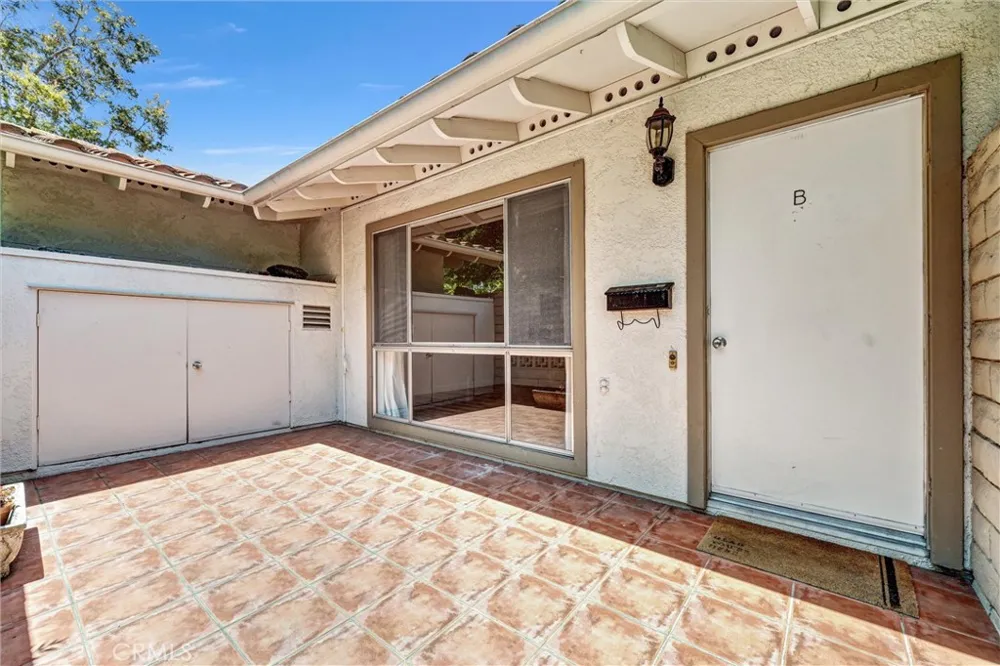 2312 Via Puerta #B Laguna Woods, CA 92637