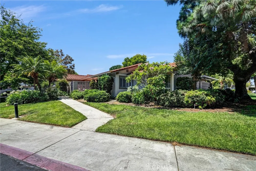2312 Via Puerta #B Laguna Woods, CA 92637