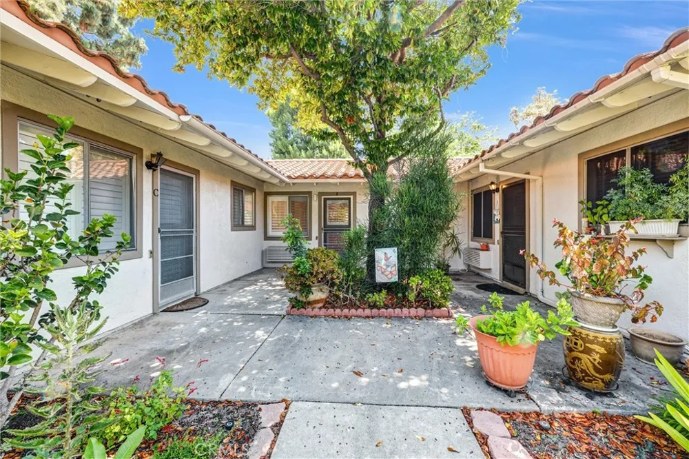 2312 Via Puerta #B Laguna Woods, CA 92637