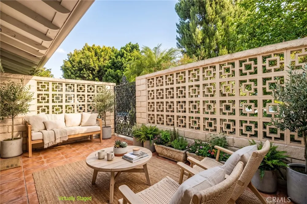2312 Via Puerta #B Laguna Woods, CA 92637