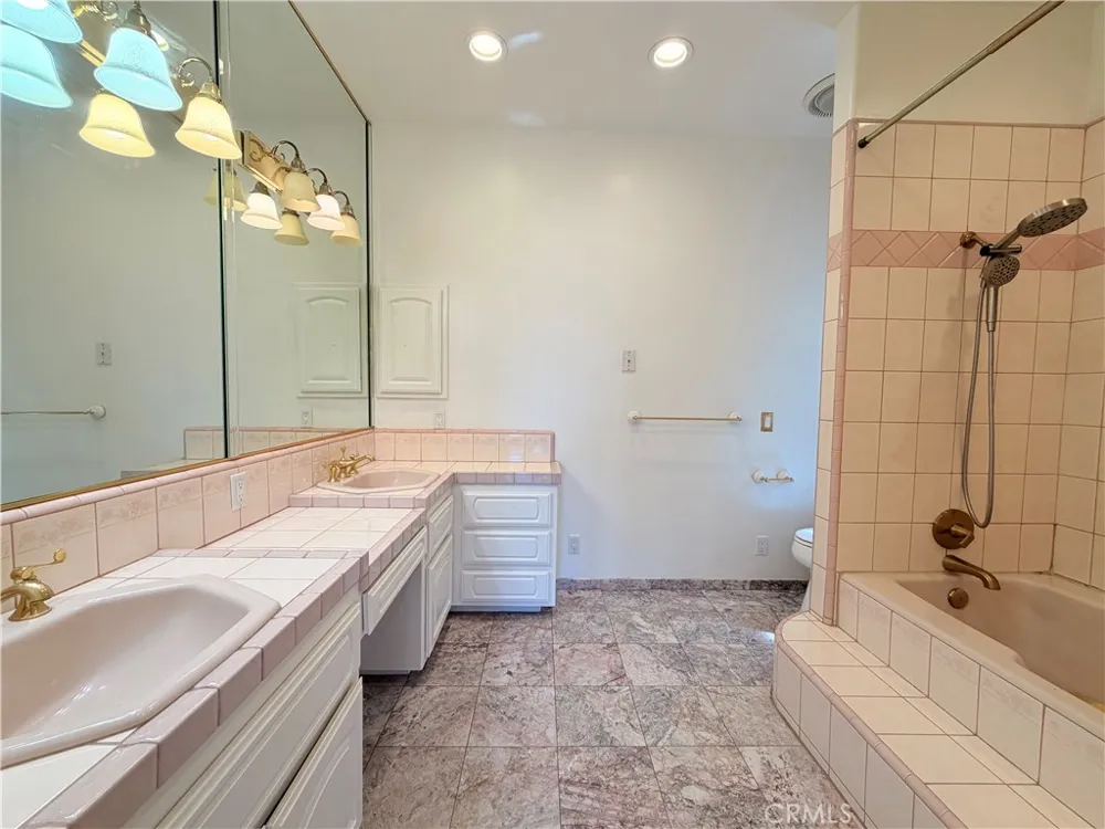 5190 Via Del Valle La Verne, CA 91750