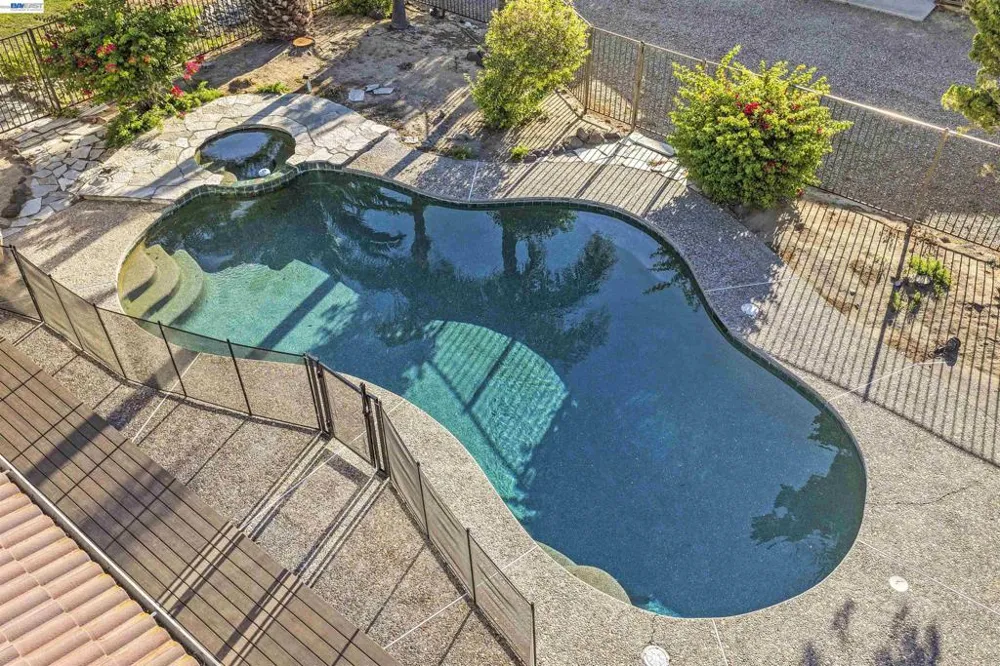 23110 Los Ranchos Dr Tracy, CA 95304