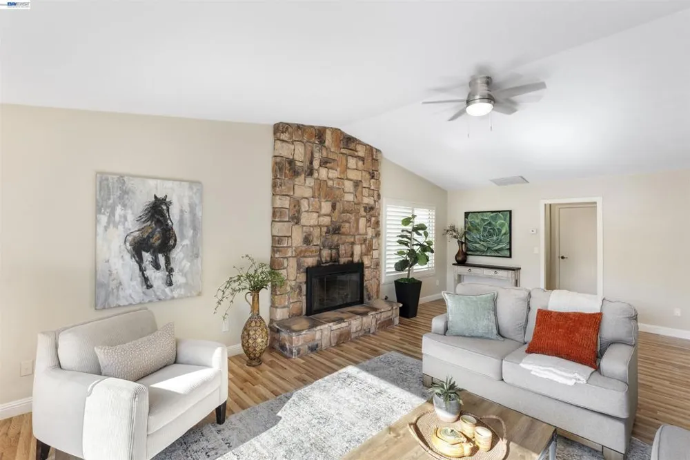23110 Los Ranchos Dr Tracy, CA 95304