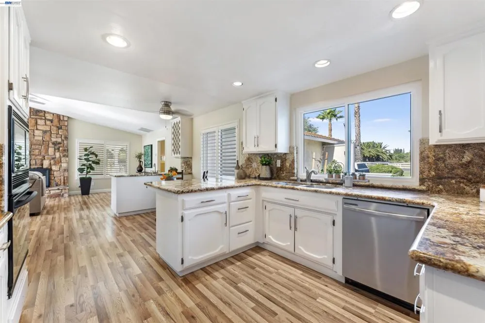 23110 Los Ranchos Dr Tracy, CA 95304