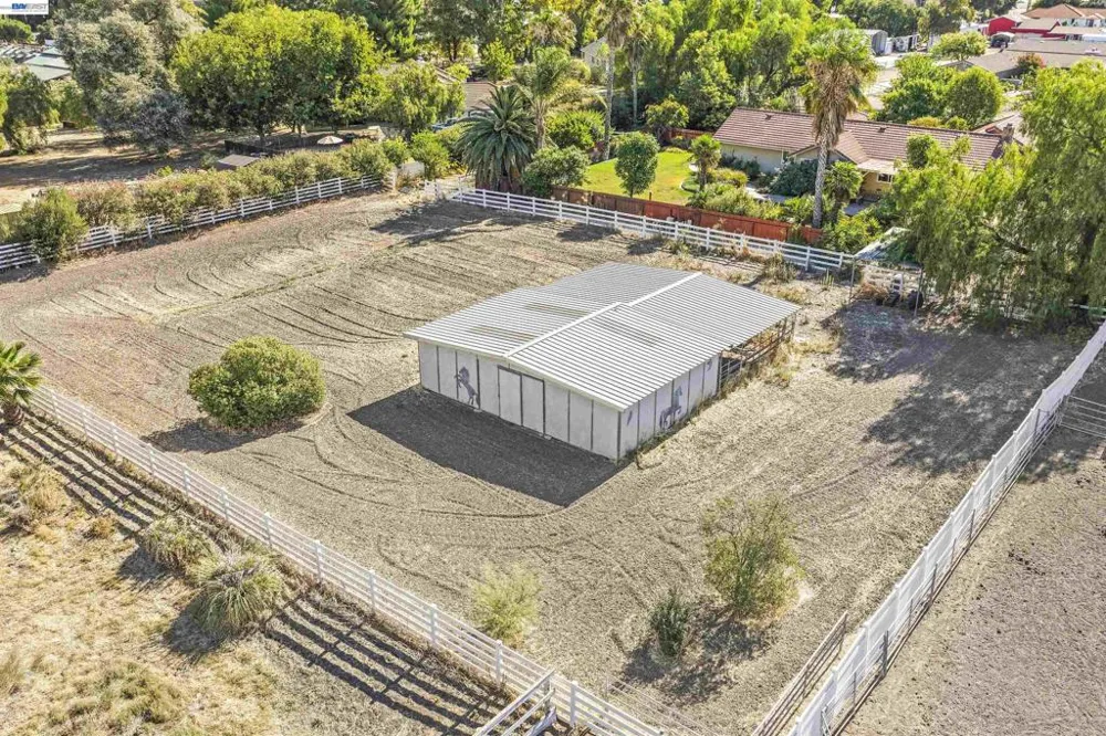 23110 Los Ranchos Dr Tracy, CA 95304