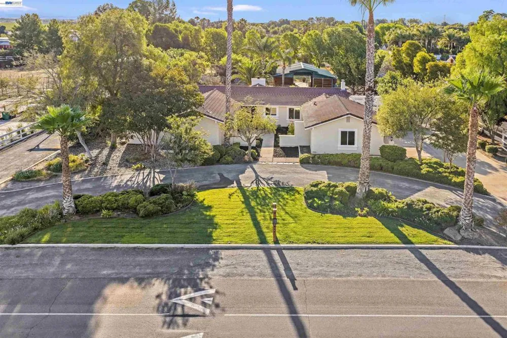 23110 Los Ranchos Dr Tracy, CA 95304