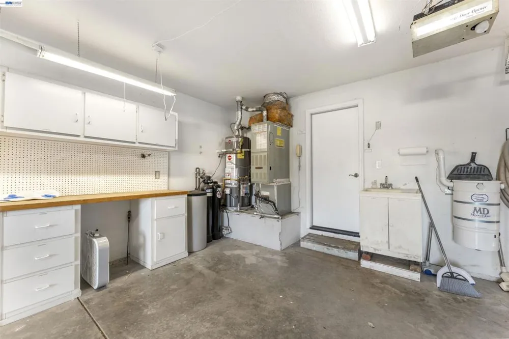 23110 Los Ranchos Dr Tracy, CA 95304