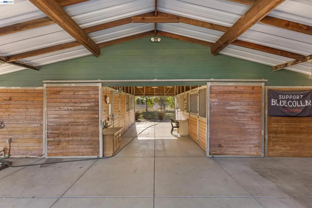 23110 Los Ranchos Dr Tracy, CA 95304