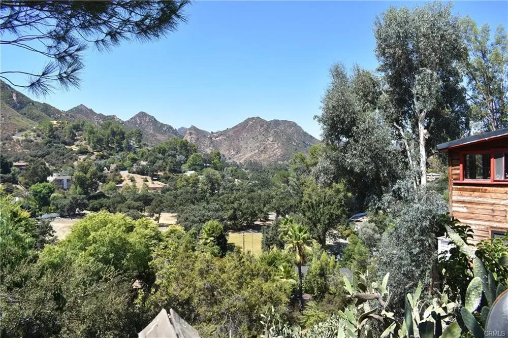 1947 Lookout Drive Agoura Hills, CA 91301