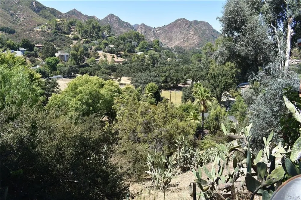 1947 Lookout Drive Agoura Hills, CA 91301