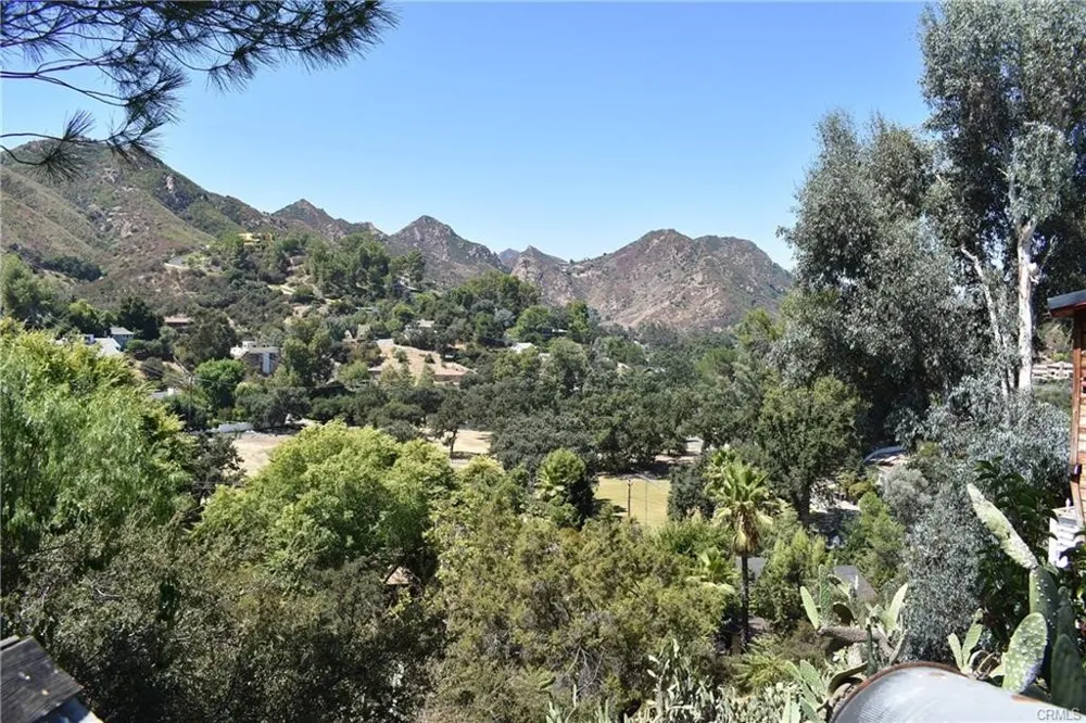 1947 Lookout Drive Agoura Hills, CA 91301