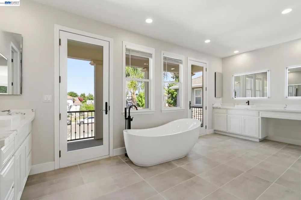 2200 Lotus Way Tracy, CA 95376
