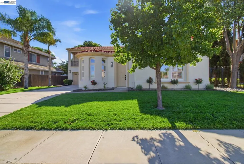 2200 Lotus Way Tracy, CA 95376