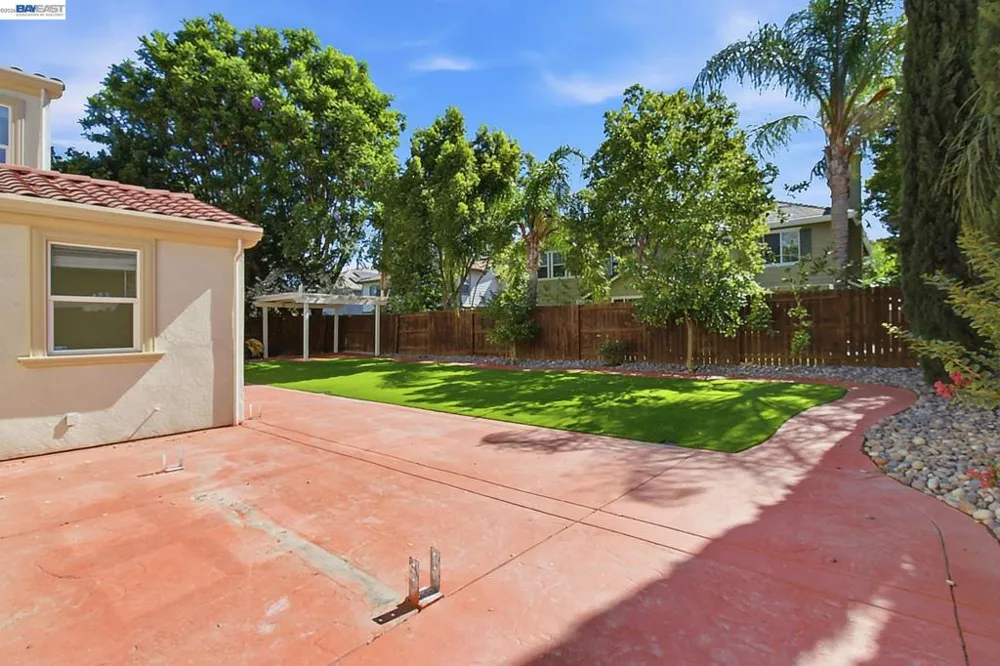 2200 Lotus Way Tracy, CA 95376