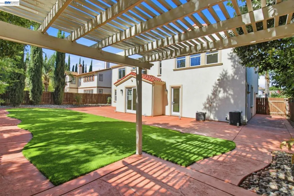 2200 Lotus Way Tracy, CA 95376