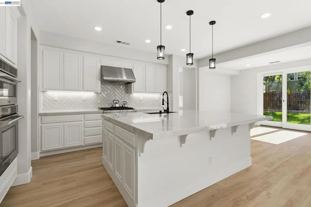 2200 Lotus Way Tracy, CA 95376