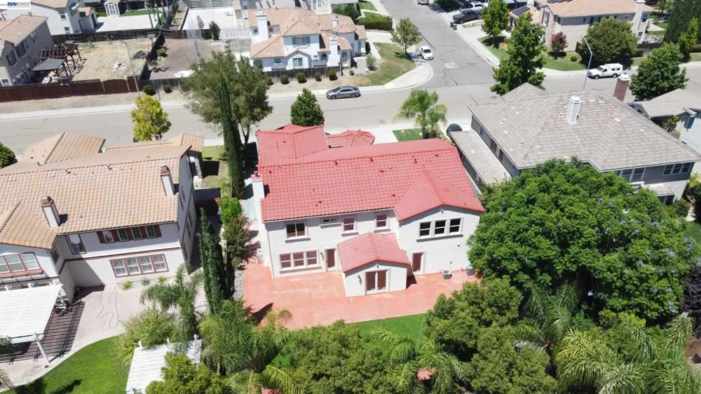 2200 Lotus Way Tracy, CA 95376