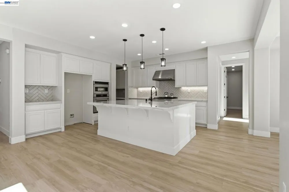 2200 Lotus Way Tracy, CA 95376