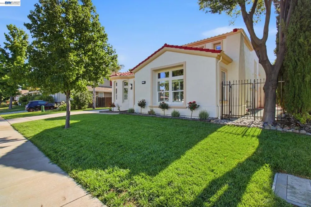 2200 Lotus Way Tracy, CA 95376