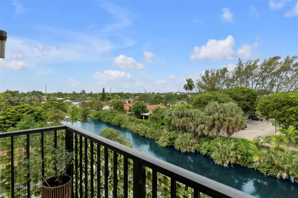 900 SW 84th Ave #412A Miami, FL 33144