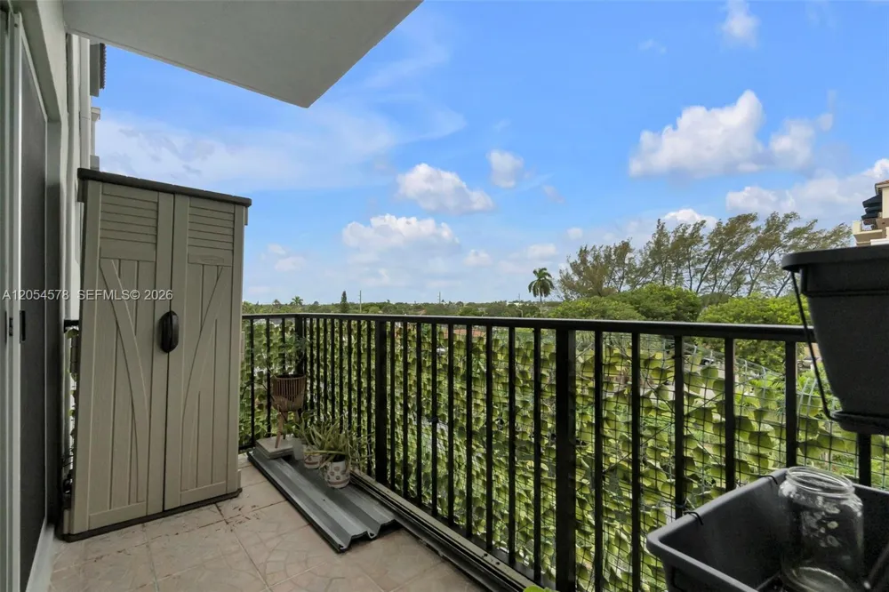 900 SW 84th Ave #412A Miami, FL 33144