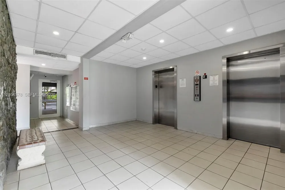 900 SW 84th Ave #412A Miami, FL 33144