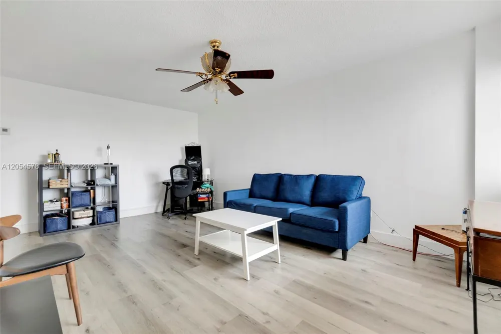 900 SW 84th Ave #412A Miami, FL 33144