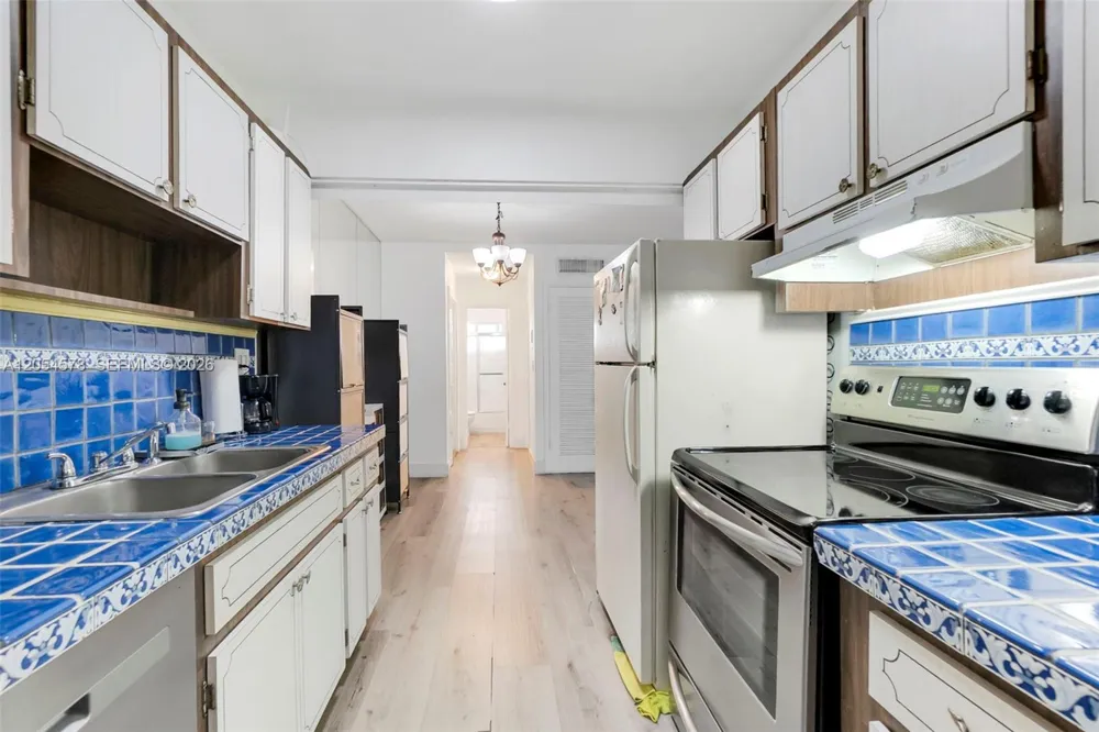 900 SW 84th Ave #412A Miami, FL 33144